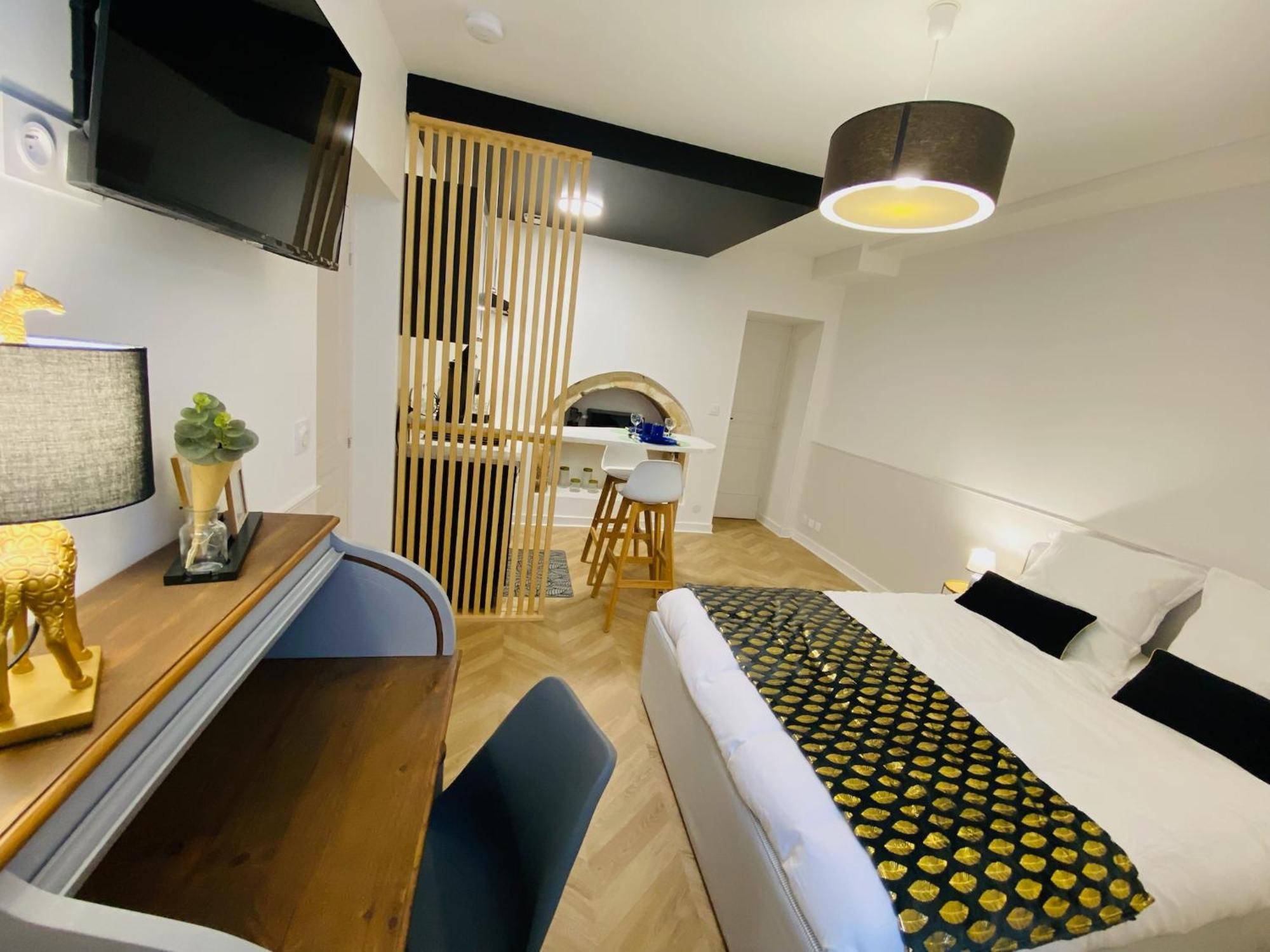 Le Studio Haslay Seraucourt En Plein Coeur De Ville De Bourges - Charme De L Ancien Et Confort Contemporain Bagian luar foto